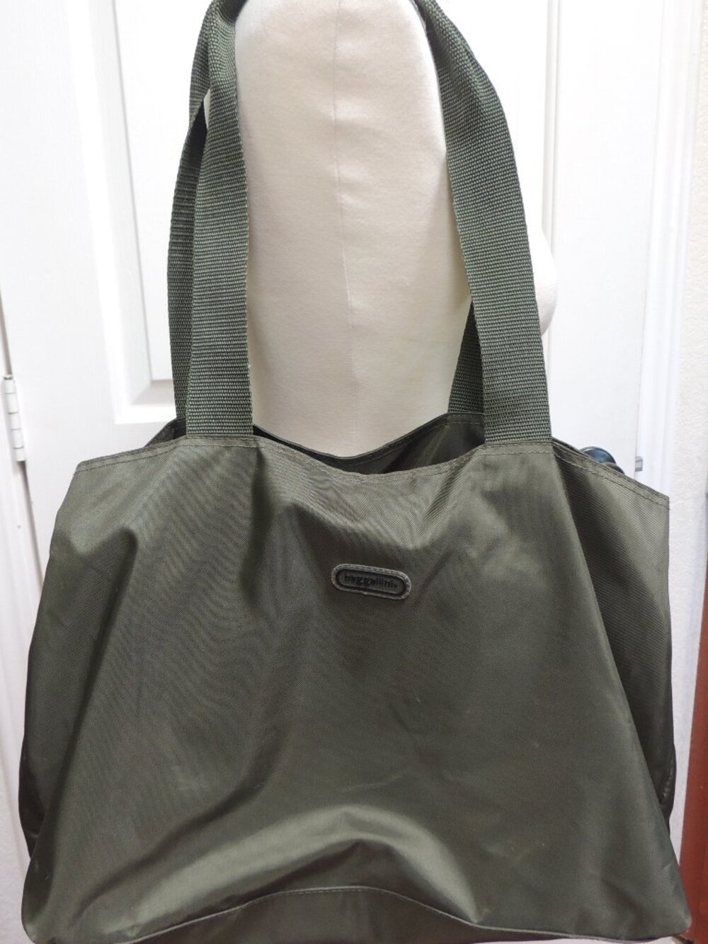 Baggalini Tote Bag 3 Compartments Interior Pockets Green Ripstop Nylon Travel